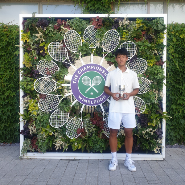 윔블던 테니스대회 14세부 남자 단식에서 우승한 조세혁의 모습. 사진｜대한테니스협회
