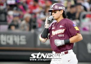 '6월 최다 안타+타점' 이정후, 박병호 제치고 월간 MVP