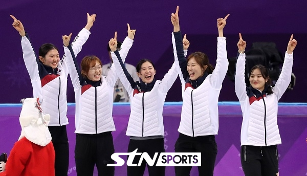 지난 평창 동계올림픽대회 계주 부문에서 금메달을 딴 여자 쇼트트랙 대표팀