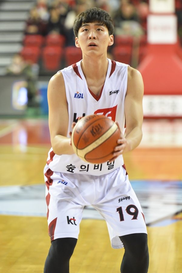이번 대회에 참가 예정인 kt 소닉붐의 포워드 양홍석