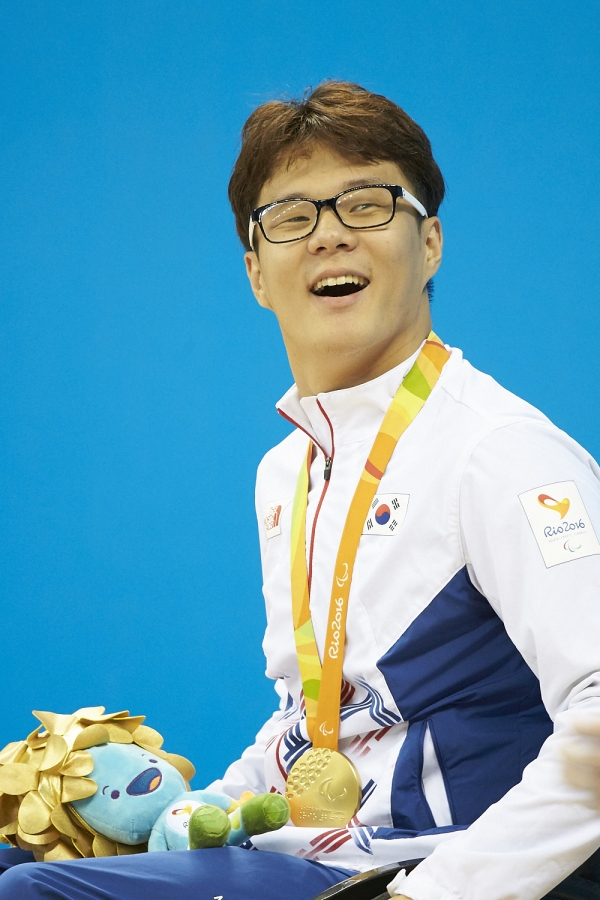 2016 리우 패럴림픽에서 자유형(S4) 100m 금메달을 획득한 조기성 선수