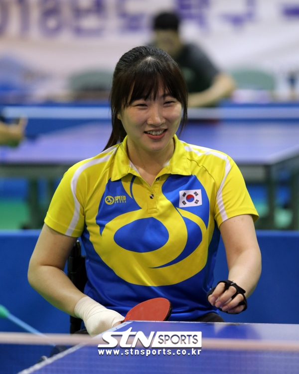 2018 인도네시아 장애인아시안게임 한국 여자 탁구의 서수연이 은메달의 한 풀기에 나섰다
