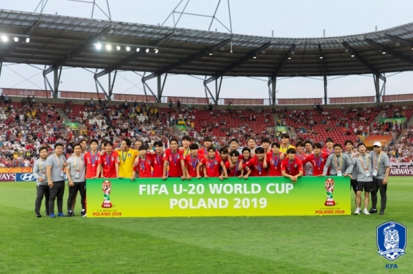 FIFA 폴란드 U-20 월드컵에서 준우승을 차지한 20세 이하 축구 대표팀