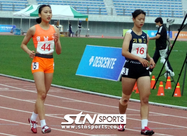 27일 오전 강원도 정선종합운동장에서 열린 '제11회 한국 U18(청소년) 육상경기대회' 여자부 200m에 출전한 양예빈은 26초52를 기록하며 2위로 골인해 결선에 올랐다.