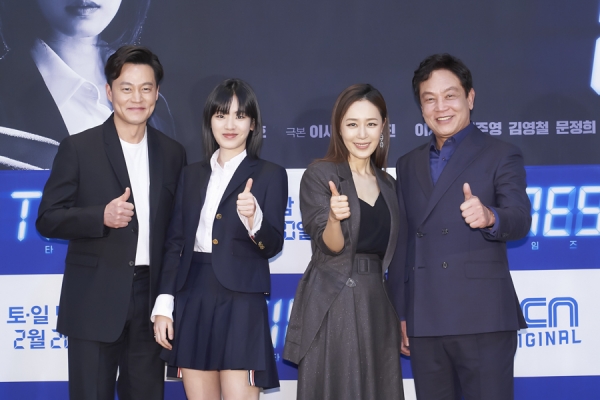 (왼쪽부터)배우 이서진, 이주영, 문정희, 김영철