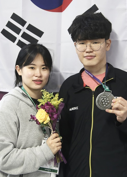 (왼쪽부터) 김고은 김우림 남매. 사진｜한국농아인스포츠연맹