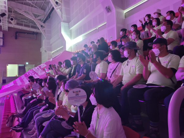 시민 서포터즈의 모습. 사진｜'2022 평택 세계장애인역도 아시아·오세아니아 오픈선수권대회' 조직위 제공