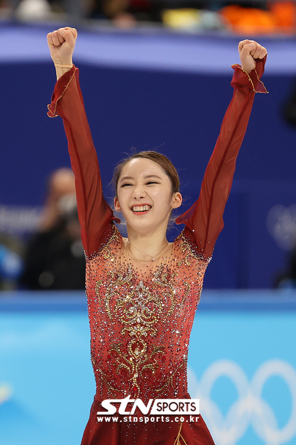 2022 베이징동계올림픽 피겨 스케이팅 여자 싱글 프리스케이팅에서 한국 김예림이 연기를 마친 뒤 주먹을 불끈 쥐고 있다. 사진｜뉴시스