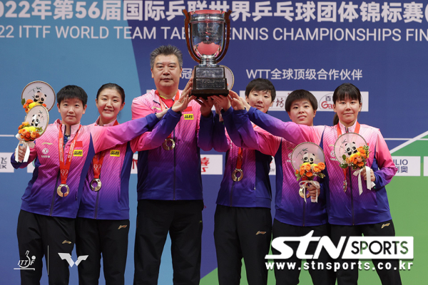 중국 여자탁구가 다시 연속 우승 기록을 써나가고 있다. 이번 대회에서 5연패를 달성했다.  사진｜(ITTF