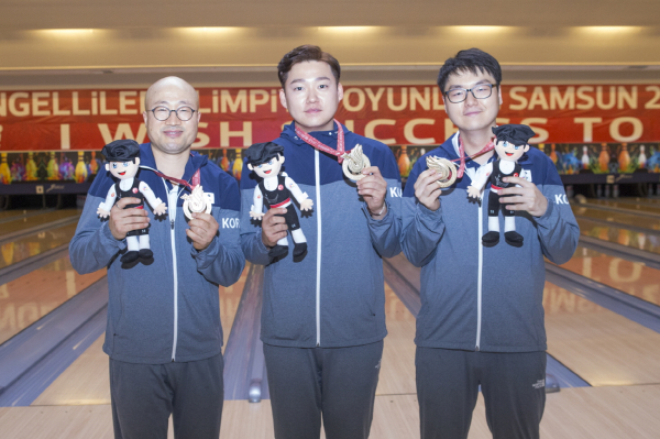2017 삼순데플림픽 볼링경기에 참가한 대한민국 선수들의 모습. 사진｜대한장애인체육회 제공