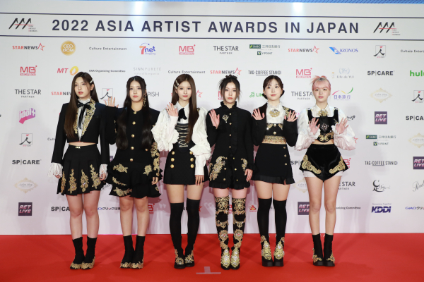 걸그룹 엔믹스가 13일 오후 일본 나고야 니혼가이시홀에서 열린 '2022 아시아 아티스트 어워즈(Asia Artist Awards IN JAPAN)'에서 AAA 뉴 웨이브상과 AAA 이모티브상을 수상했다. 사진｜2022 Asia Artist Awards IN JAPAN