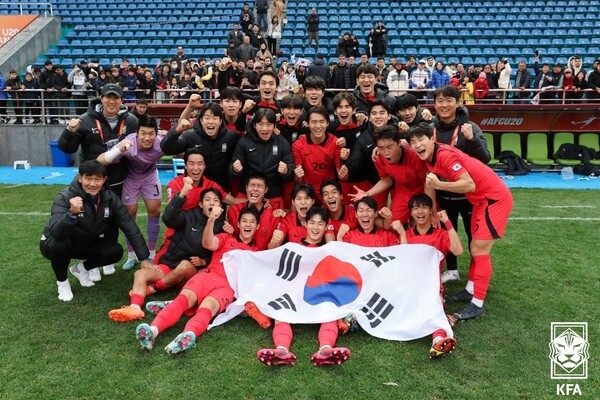 지난 3월 2023 U-20 아시안컵 8강전 대한민국과 중국의 경기에서 승리를 거두며 4강에 진출한 대한민국 대표팀 선수들이 기뻐하고 있다. 사진┃KFA 제공