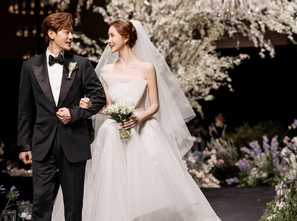 가수 세븐(39·최동욱)과 배우 이다해(39·변다혜)의 결혼식 현장이 공개됐다. 사진┃케이스타글로벌이엔티