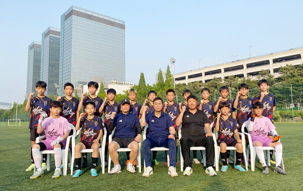 경기도축구협회 초등지도자협의회 대표팀(이하 경기도 U12 대표팀)이  오는 27일부터 28일까지 일본 후쿠오카 글로벌아레나에서 열리는 ‘Justo Cup’ 출전을 위해 본격적인 훈련을 시작했다. 사진┃㈜리본코퍼레이션랩 제공