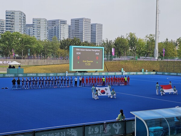 신석교 감독이 이끄는 한국 하키 남자대표팀은 24일 중국 항저우에 위치한 공슈 캐널 스포츠 스타디움에서 열린 '2022 항저우 아시안게임' 인도네시아와의 경기에서 10대0으로 대승을 거뒀다. 사진┃대한하키협회