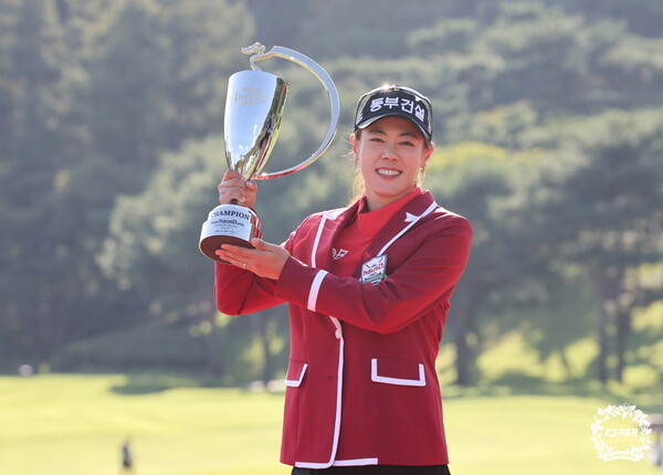 박주영(33·동부건설), 정규투어 279번째 대회 만에 감격의 생애 첫 우승(대보 하우스디 오픈) 달성. 사진┃KLPGA