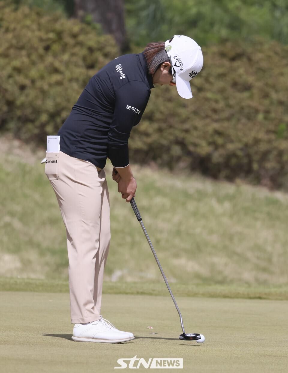 포토]이기쁨, 신중하게 굴리는 버디퍼트 < 골프 < 일반 < 기사본문 - STN NEWS