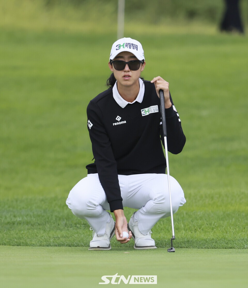 STN포토]전우리, 마음속으로 흐름을 읽는다 < 골프 < 포토 < 기사본문 - STN NEWS