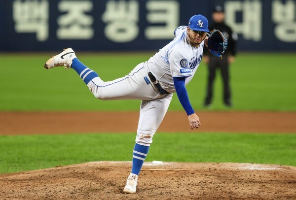 계약금 30만달러, 연봉 130만달러, 인센티브 10만달러 등 최대 총액 170만달러(약 25억 원)의 조건으로 재계약을 끝낸 삼성 라이온즈 외국인 투수 아리엘 후라도. /사진=삼성 라이온즈