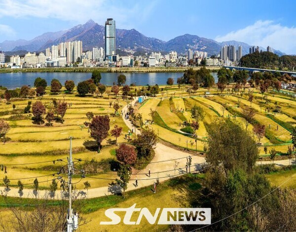 남한강변을 따라 조성돤 양평파크골프장 전경/사진=양평군