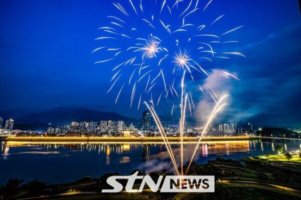 남한강 테라스 불꽃축제/사진=양평군