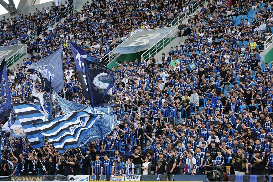 인천유나이티드 팬들의 모습. /사진=한국프로축구연맹