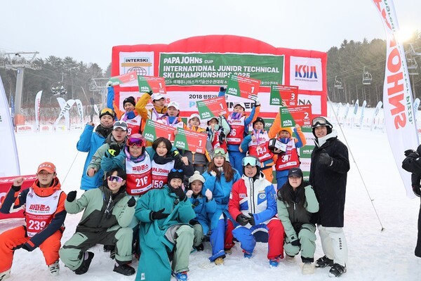 파파존스, 국제 주니어 스키대회 8년 연속 후원... '설원 위 꿈나무' 키... - 뉴스 썸네일 이미지