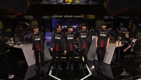 [LCK] 용은 키움이 먹었는데 킬은 BNK가 챙겼다... 피어엑스, 키움 DRX 2-... - 뉴스 썸네일 이미지