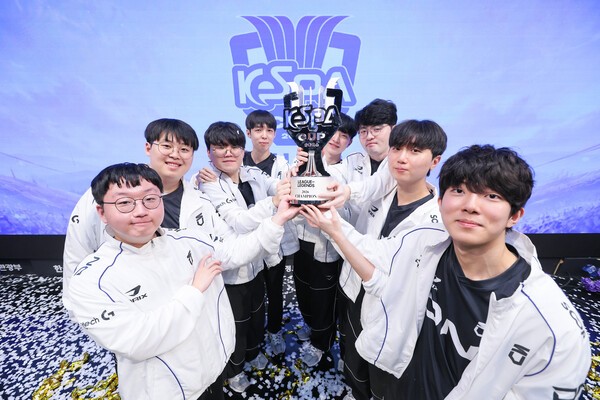 디엔 수퍼스, 2026 LoL KeSPA CUP 정상 등극...창단 첫 우승 영예 - 뉴스 썸네일 이미지