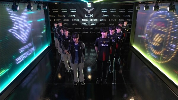 [LCK] '싸먹으려다 각개격파' BFX가 웃었다... 한진 브리온 꺾고 최종전... - 뉴스 썸네일 이미지